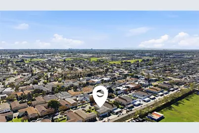 998 Mission, Costa Mesa, CA 92626 - Photo 5