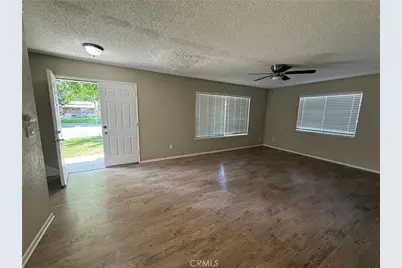 29338 Florabunda, Canyon Country, CA 91387 - Photo 7