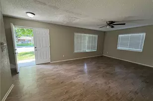 29338 Florabunda, Canyon Country, CA 91387 - Photo 7