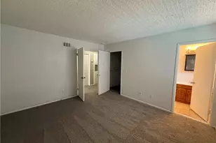 29338 Florabunda, Canyon Country, CA 91387 - Photo 15