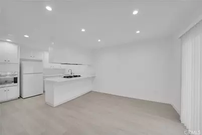 16722 Goldenwest Street, Huntington Beach, CA 92647 - Photo 5