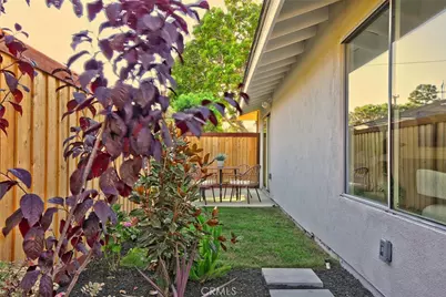 418 E Bay Street, Costa Mesa, CA 92627 - Photo 19