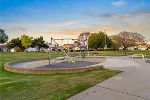 9662 Woodlawn Dr, Huntington Beach, CA 92646 - Photo 41