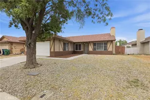 43941 Maria, Lancaster, CA 93535 - Photo 3