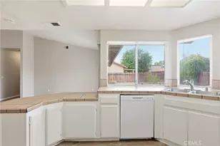 43941 Maria, Lancaster, CA 93535 - Photo 9
