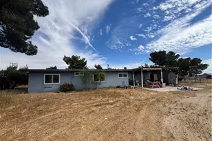17047 Eucalyptus, Hesperia, CA 92345 - Photo 3
