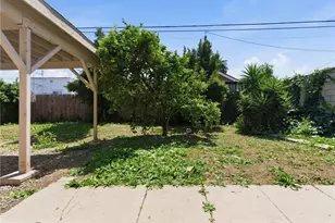 2042 W 75th St, Los Angeles, CA 90047 - Photo 29