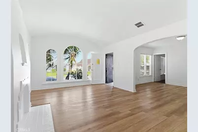 2042 W 75th Street, Los Angeles, CA 90047 - Photo 7