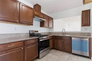 2042 W 75th St, Los Angeles, CA 90047 - Photo 15