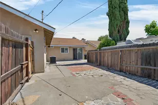 8217 Laurel Canyon Blvd, North Hollywood, CA 91605 - Photo 25