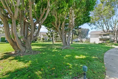 8633 Portola Court #17E, Huntington Beach, CA 92646 - Photo 25