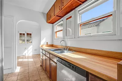 914 E 83rd, Los Angeles, CA 90001 - Photo 15