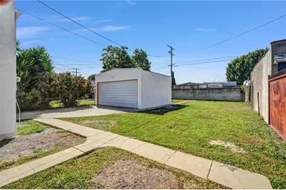 914 E 83rd, Los Angeles, CA 90001 - Photo 25