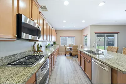 16623 Picardy, Fontana, CA 92336 - Photo 11