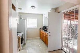 12127 216th, Hawaiian Gardens, CA 90716 - Photo 3