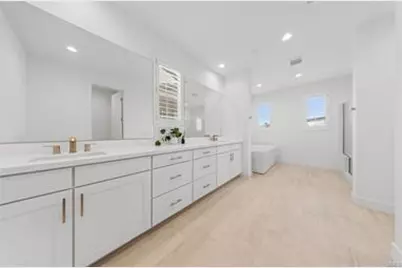 112 Sentosa, Irvine, CA 92618 - Photo 29