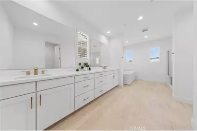 112 Sentosa, Irvine, CA 92618 - Photo 31