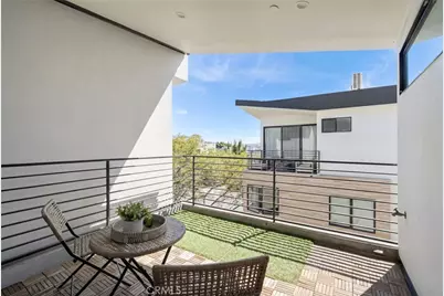 5153 W Redondo Court, Los Angeles, CA 90019 - Photo 21