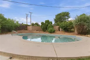 10127 Foothill Blvd, Sylmar, CA 91342 - Photo 31