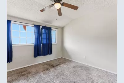 10127 Foothill Boulevard, Sylmar, CA 91342 - Photo 25