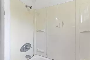 10127 Foothill Blvd, Sylmar, CA 91342 - Photo 23