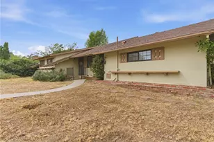 10127 Foothill Blvd, Sylmar, CA 91342 - Photo 3