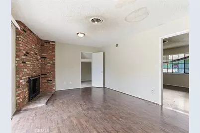 10127 Foothill Boulevard, Sylmar, CA 91342 - Photo 5