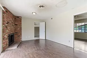 10127 Foothill Blvd, Sylmar, CA 91342 - Photo 5