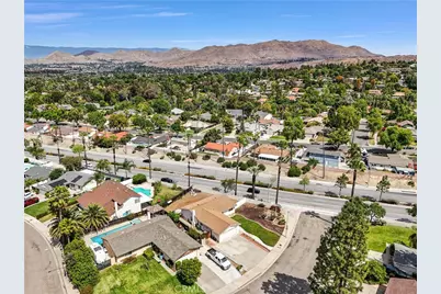 2111 Whitestone Drive, Riverside, CA 92506 - Photo 37