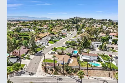 2111 Whitestone Drive, Riverside, CA 92506 - Photo 45