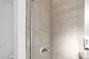 7318 Zelzah Ave, Reseda, CA 91335 - Photo 17