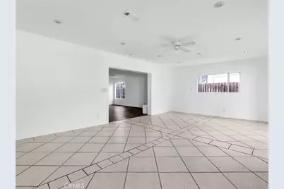 7318 Zelzah Avenue, Reseda, CA 91335 - Photo 9