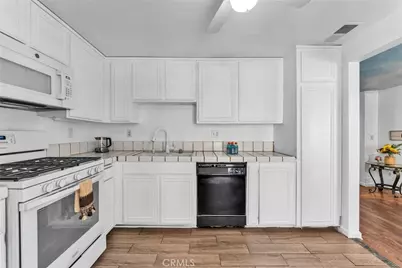 332 N 5th Street, Burbank, CA 91501 - Photo 17