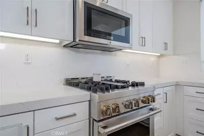 2190 Skylar, Tustin, CA 92782 - Photo 15