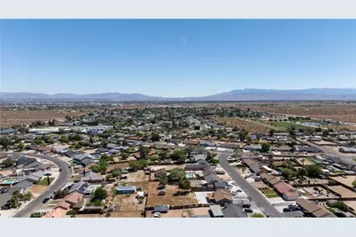 12479 Sunset, Victorville, CA 92392 - Photo 21