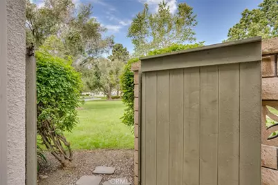 8777 Coral Springs Court, Huntington Beach, CA 92646 - Photo 25