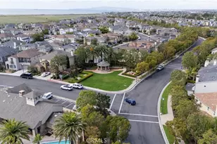 17491 Oakbluffs Ln, Huntington Beach, CA 92649 - Photo 61