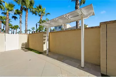 21445 Hayley, Huntington Beach, CA 92646 - Photo 45