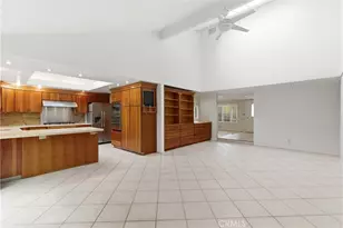 2788 Bluebird Cir, Costa Mesa, CA 92626 - Photo 11
