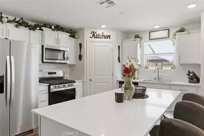 8716 Akero, Bakersfield, CA 93307 - Photo 11