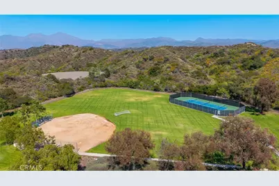 63 Poppyfield Lane, Rancho Santa Margarita, CA 92688 - Photo 69
