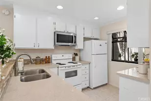204 Pineview, Irvine, CA 92620 - Photo 11