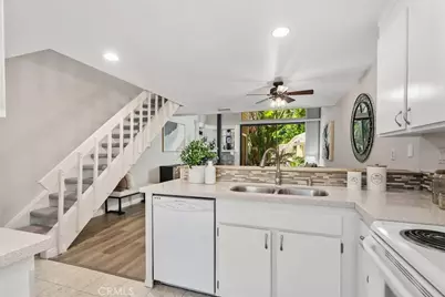 204 Pineview, Irvine, CA 92620 - Photo 13