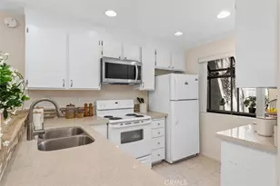 204 Pineview, Irvine, CA 92620 - Photo 11