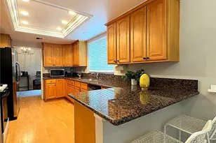 21100 Vintage, Chatsworth, CA 91311 - Photo 9