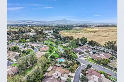 2 Featherwood, Irvine, CA 92612 - Photo 35
