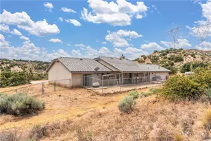 6861 Oak Hill Rd, Oak Hills, CA 92344 - Photo 25