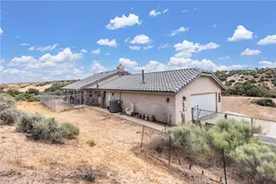 6861 Oak Hill Rd, Oak Hills, CA 92344 - Photo 29