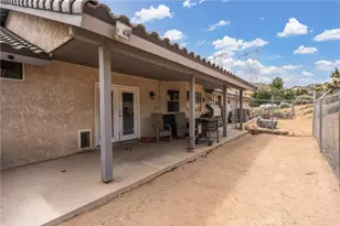 6861 Oak Hill Rd, Oak Hills, CA 92344 - Photo 25