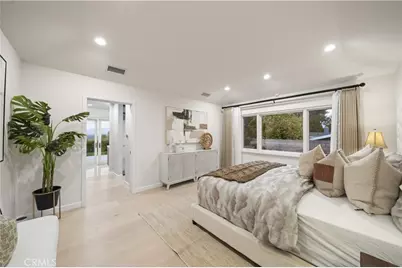 16935 Esquira Pl, Encino, CA 91436 - Photo 19